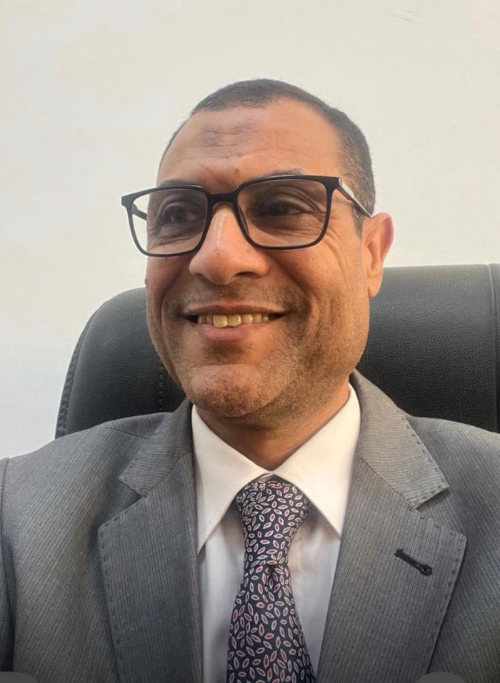 أستاذ دكتور / زكريا محمد هيبة